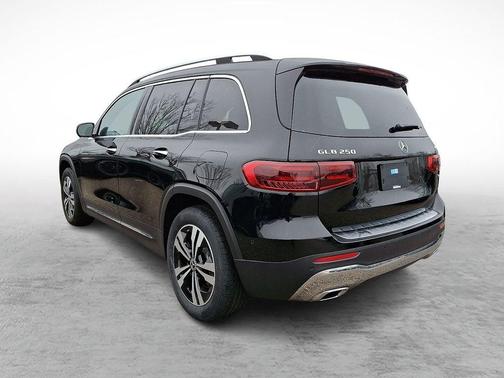 2026 Mercedes-Benz GLB 250 Base 4MATIC