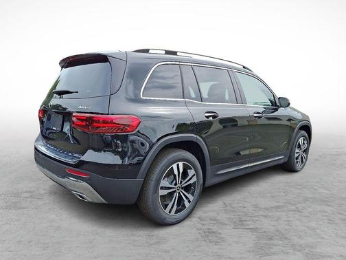 2026 Mercedes-Benz GLB 250 Base 4MATIC