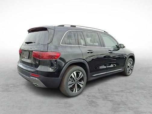 2026 Mercedes-Benz GLB 250 Base 4MATIC