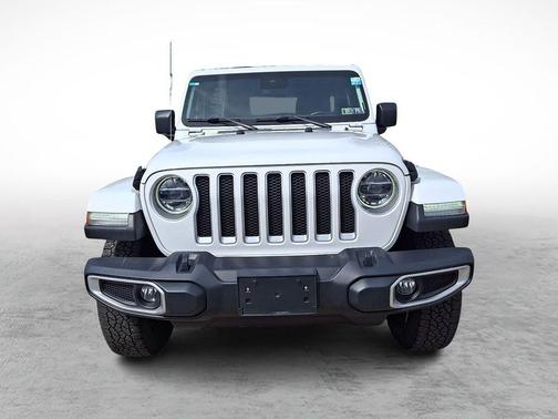 Bright White Clearcoat 2021 Jeep Wrangler Unlimited Sahara
