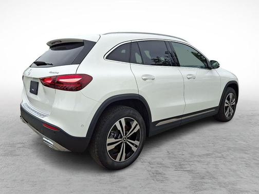 Polar White 2026 Mercedes-Benz GLA 250 Base 4MATIC