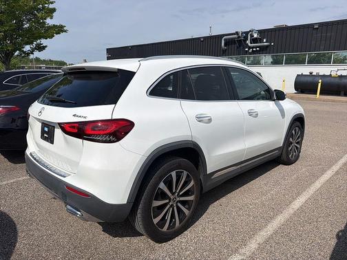Polar White 2021 Mercedes-Benz GLA 250 Base 4MATIC