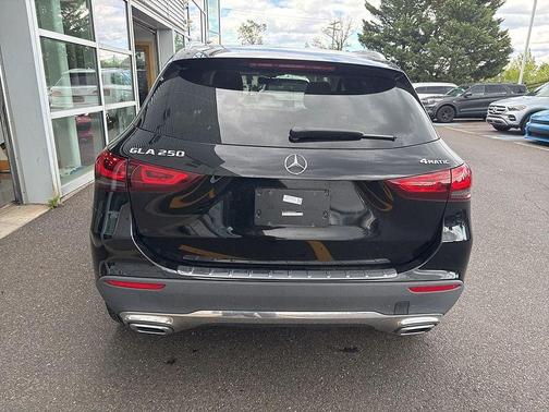 2022 Mercedes-Benz GLA 250 Base 4MATIC