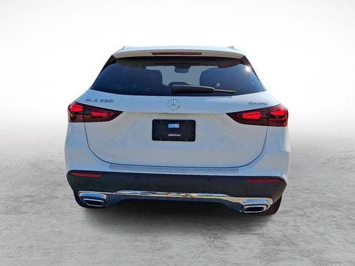 2025 Mercedes-Benz GLA 250 Base 4MATIC