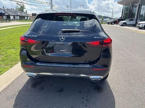 2025 Mercedes-Benz GLA 250 Base 4MATIC