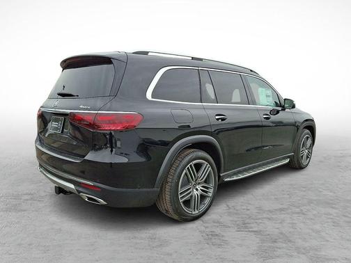 2026 Mercedes-Benz GLS 450 4MATIC
