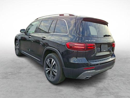 2026 Mercedes-Benz GLB 250 Base 4MATIC