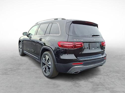 2026 Mercedes-Benz GLB 250 Base 4MATIC