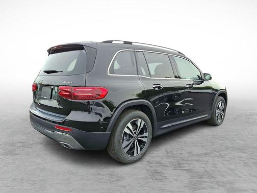 2026 Mercedes-Benz GLB 250 Base 4MATIC