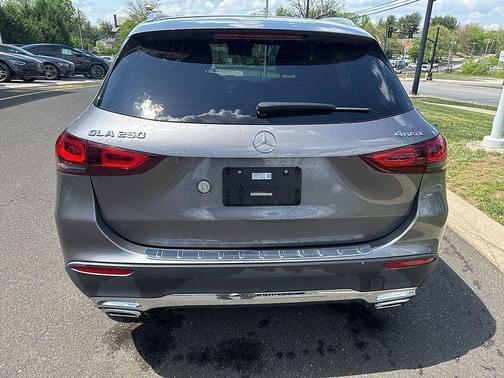 2021 Mercedes-Benz GLA 250 Base 4MATIC