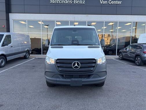 2025 Mercedes-Benz Sprinter 2500 144 WB Standard Roof Crew