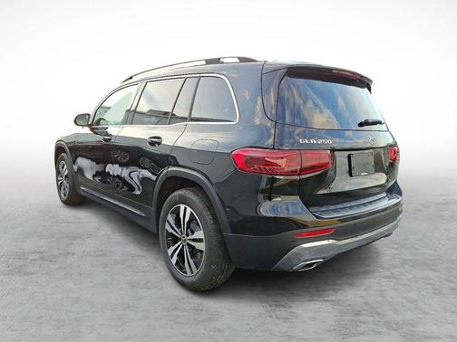 2026 Mercedes-Benz GLB 250 Base 4MATIC