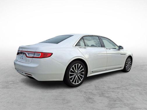 2017 Lincoln Continental Select