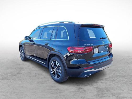 2026 Mercedes-Benz GLB 250 Base 4MATIC