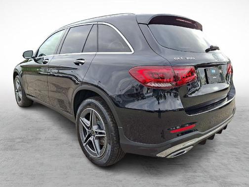 Obsidian Black Metallic 2021 Mercedes-Benz GLC 300 Base 4MATIC