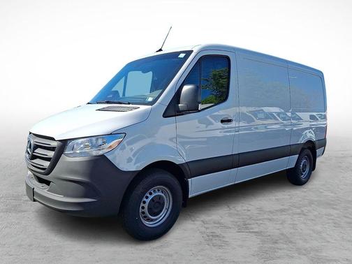 Arctic White 2026 Mercedes-Benz Sprinter 2500