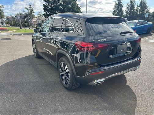 2025 Mercedes-Benz GLA 250 Base 4MATIC