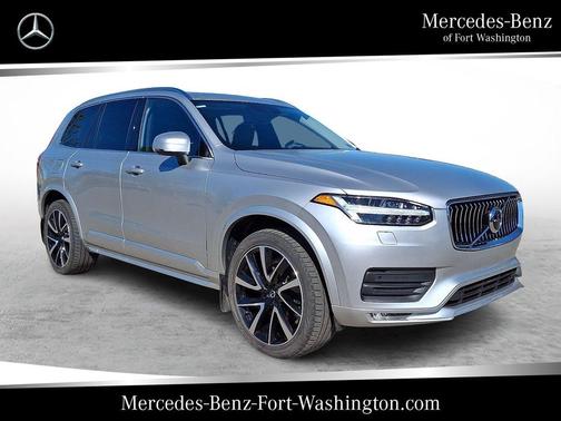 Bright Silver Metallic 2022 Volvo XC90 T6 Momentum 7 Passenger