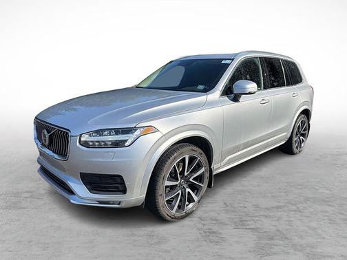 Bright Silver Metallic 2022 Volvo XC90 T6 Momentum 7 Passenger