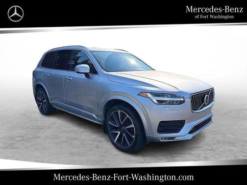 Bright Silver Metallic 2022 Volvo XC90 T6 Momentum 7 Passenger