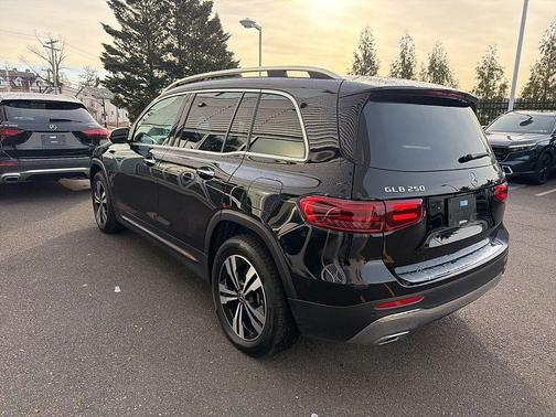 2026 Mercedes-Benz GLB 250 Base 4MATIC