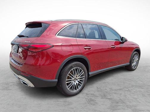 MANUFAKTUR Patagonia Red Metallic 2026 Mercedes-Benz GLC 300 Base 4MATIC