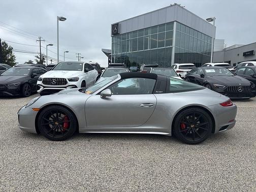 2019 Porsche 911 Targa 4 GTS