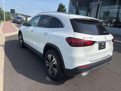 2025 Mercedes-Benz GLA 250 Base 4MATIC