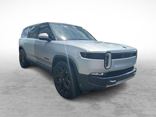 2024 Rivian R1S Adventure