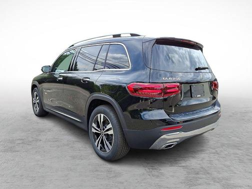 2026 Mercedes-Benz GLB 250 Base 4MATIC