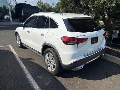 2022 Mercedes-Benz GLA 250 Base 4MATIC