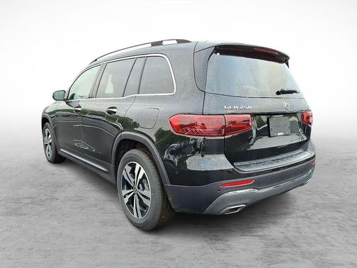 Midnight Black 2026 Mercedes-Benz GLB 250 Base 4MATIC