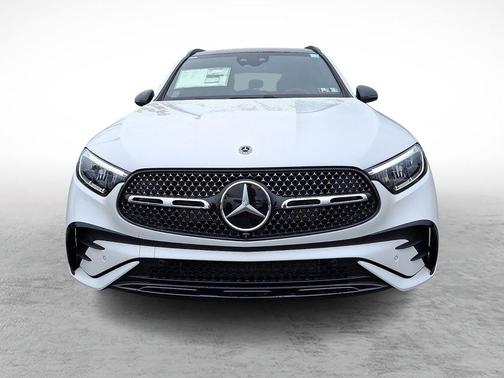 Moonlight White 2026 Mercedes-Benz GLC 300 Base 4MATIC