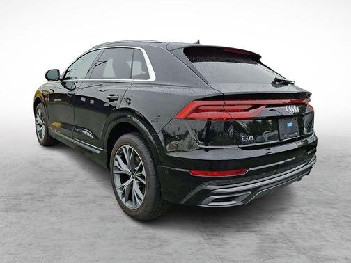 2023 Audi Q8 55 Premium Plus
