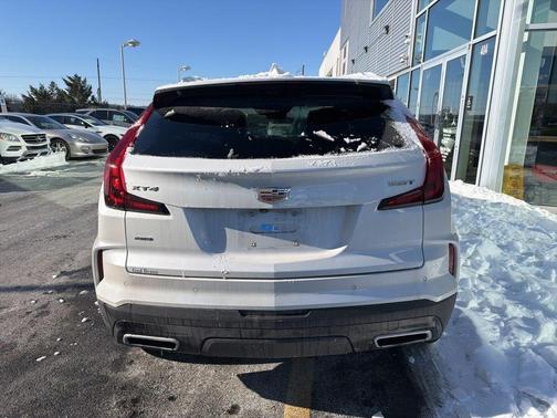 2024 Cadillac XT4 Premium Luxury