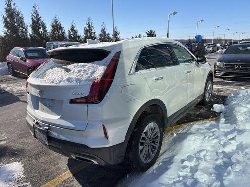 2024 Cadillac XT4 Premium Luxury