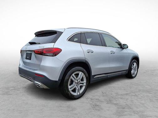 2022 Mercedes-Benz GLA 250 Base 4MATIC