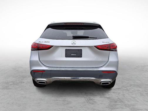 2022 Mercedes-Benz GLA 250 Base 4MATIC