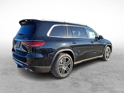 2026 Mercedes-Benz GLS 450 4MATIC