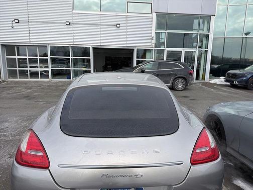 2012 Porsche Panamera 4S
