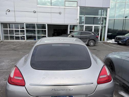 2012 Porsche Panamera 4S