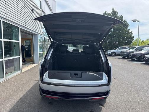 2024 Land Rover Range Rover P530 SE