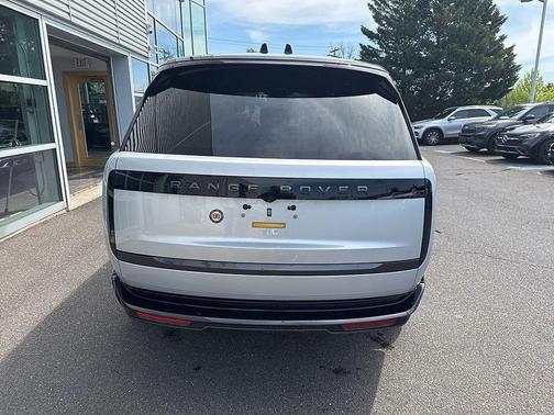 2024 Land Rover Range Rover P530 SE