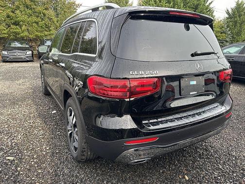 2025 Mercedes-Benz GLB 250 Base 4MATIC