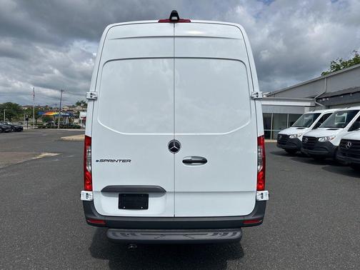 2024 Mercedes-Benz eSprinter 2500 170 WB High Roof Cargo
