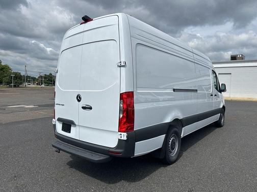 2024 Mercedes-Benz eSprinter 2500 170 WB High Roof Cargo