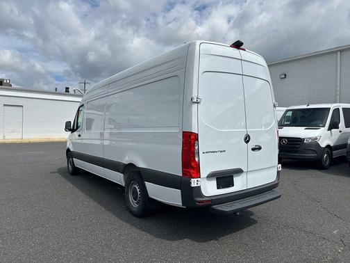 2024 Mercedes-Benz eSprinter 2500 170 WB High Roof Cargo