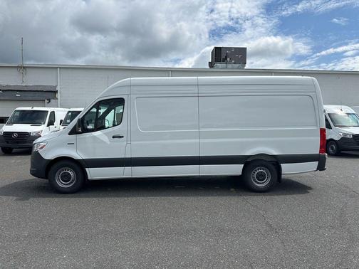 2024 Mercedes-Benz eSprinter 2500 170 WB High Roof Cargo
