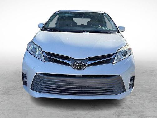 2020 Toyota Sienna XLE Premium