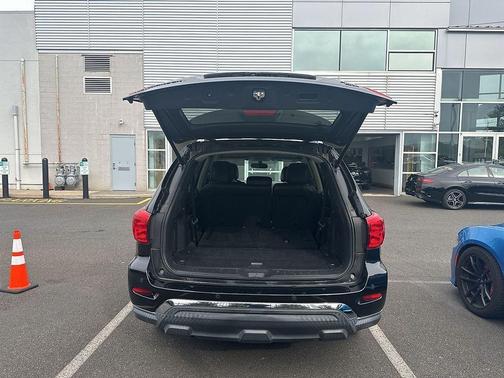 2018 Nissan Pathfinder SL